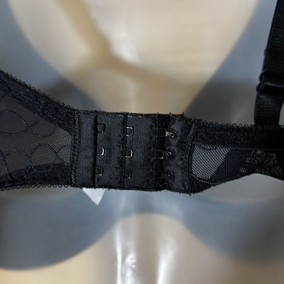 Black Satin and Mesh Jacquard Print Underwire Bra Brand Unknown See Measurements - Picture 13 of 16